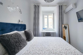 New 3 bedroom flat with river on sight @Alameda